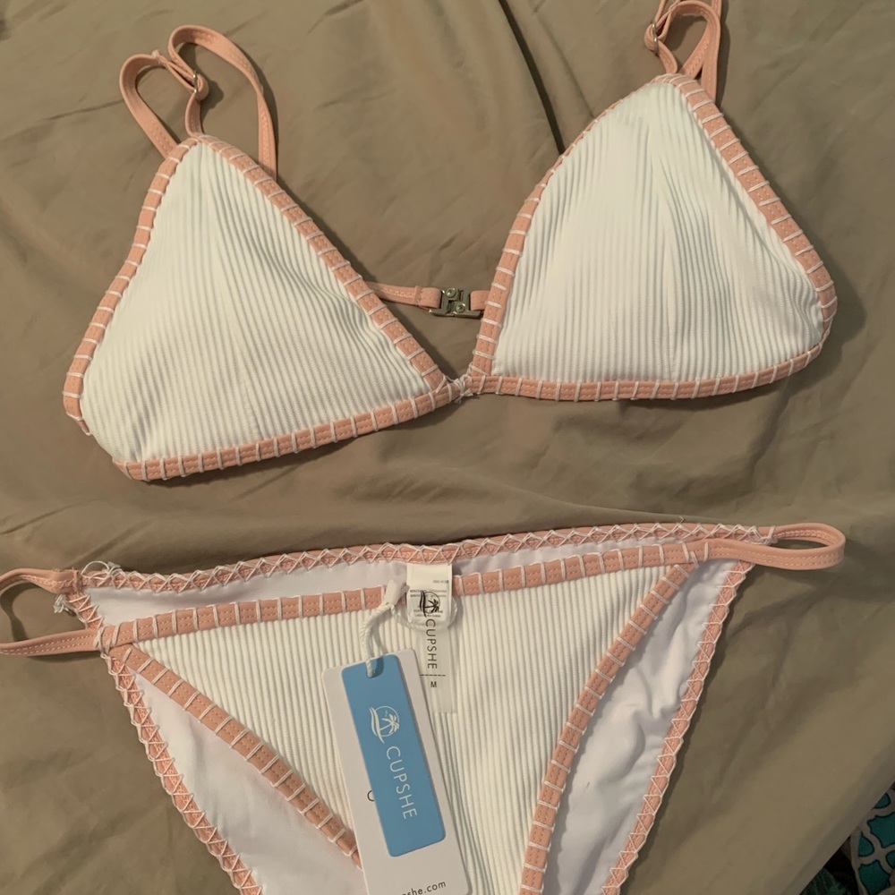Cupshe Bay of Angels bikini